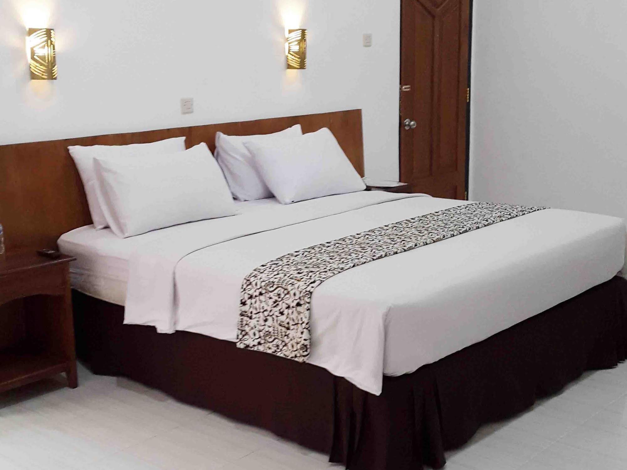 Manyar Garden Hotel 3*